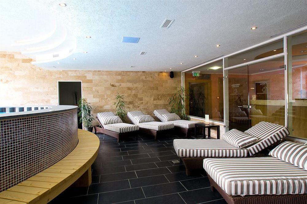 Erdospuszta Club Hotel Fenyves เดเบรตเซน ภายนอก รูปภาพ