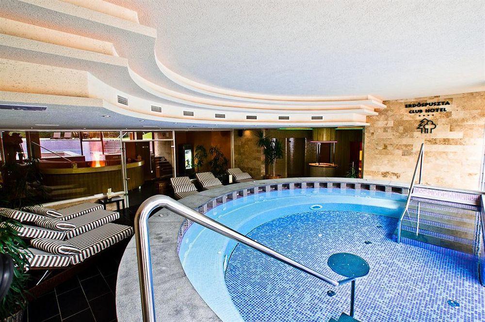 Erdospuszta Club Hotel Fenyves เดเบรตเซน ภายนอก รูปภาพ