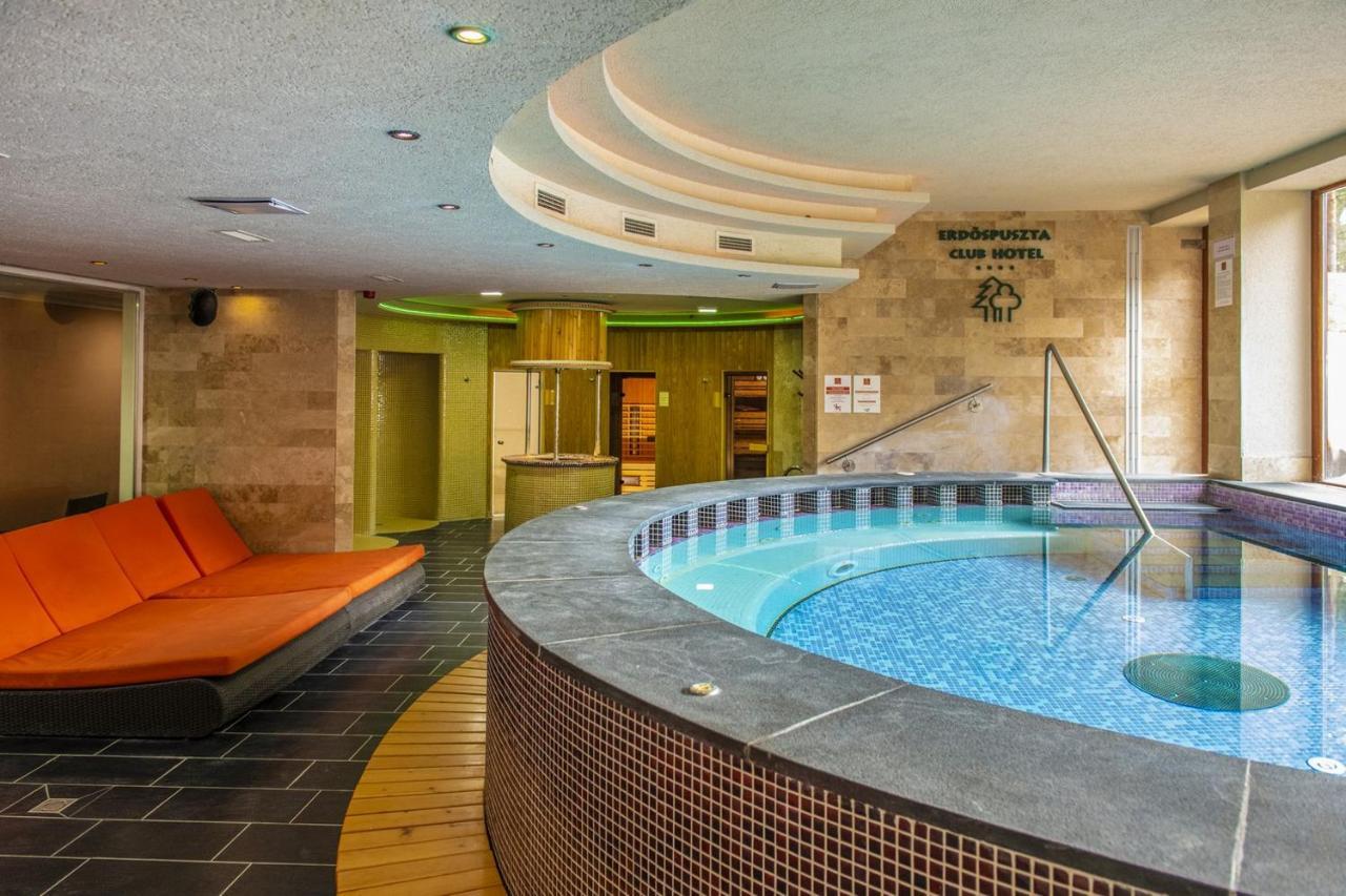 Erdospuszta Club Hotel Fenyves เดเบรตเซน ภายนอก รูปภาพ