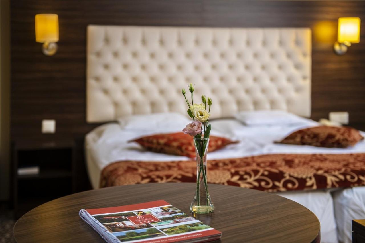 Erdospuszta Club Hotel Fenyves เดเบรตเซน ภายนอก รูปภาพ
