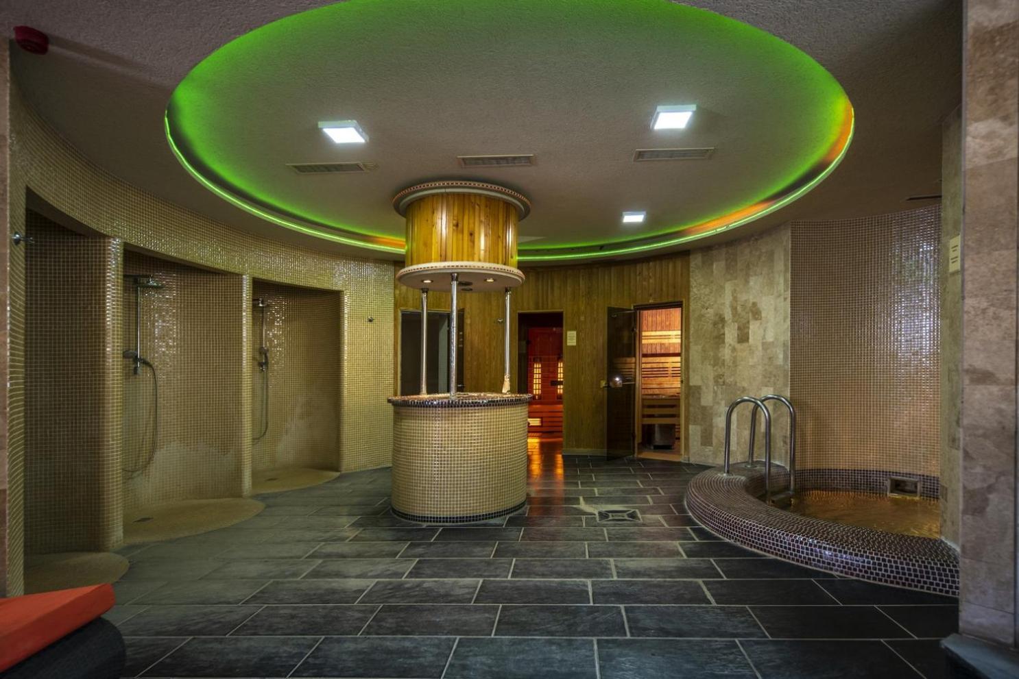 Erdospuszta Club Hotel Fenyves เดเบรตเซน ภายนอก รูปภาพ