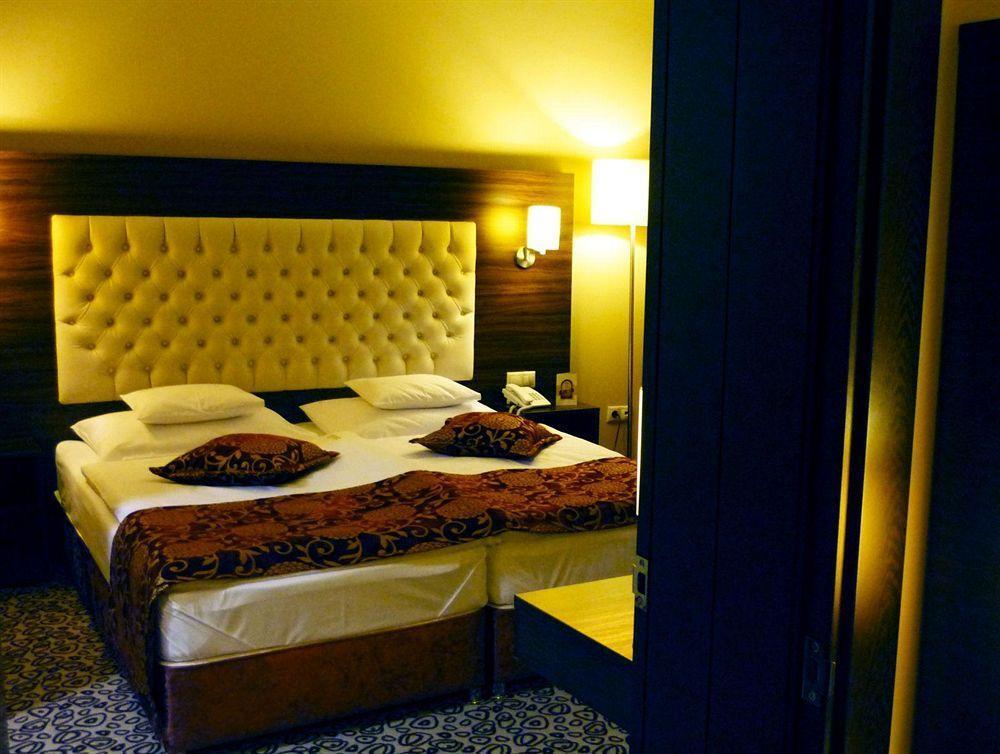 Erdospuszta Club Hotel Fenyves เดเบรตเซน ภายนอก รูปภาพ